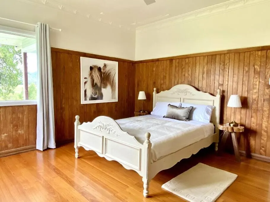 Holiday home Kenilworth Farmhouse Coolabine