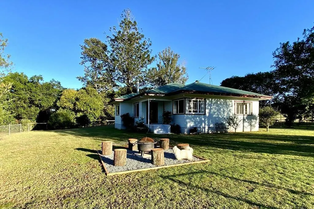 Kenilworth Farmhouse Coolabine